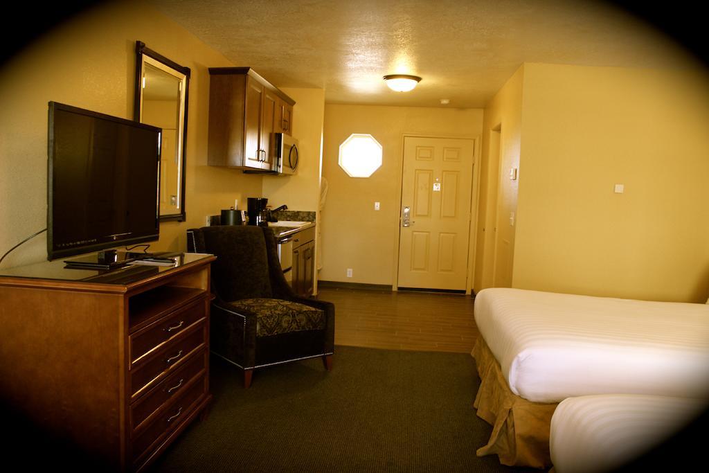 The Springs Resort & Spa Pagosa Springs Room photo